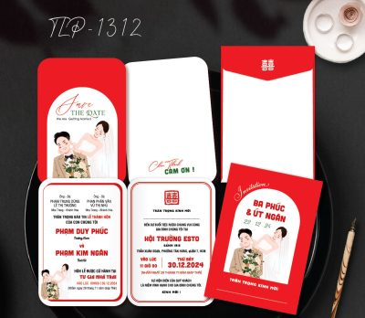 Thiệp cưới màu đỏ tươi chibi dâu rể dễ thương mã TCP-1312